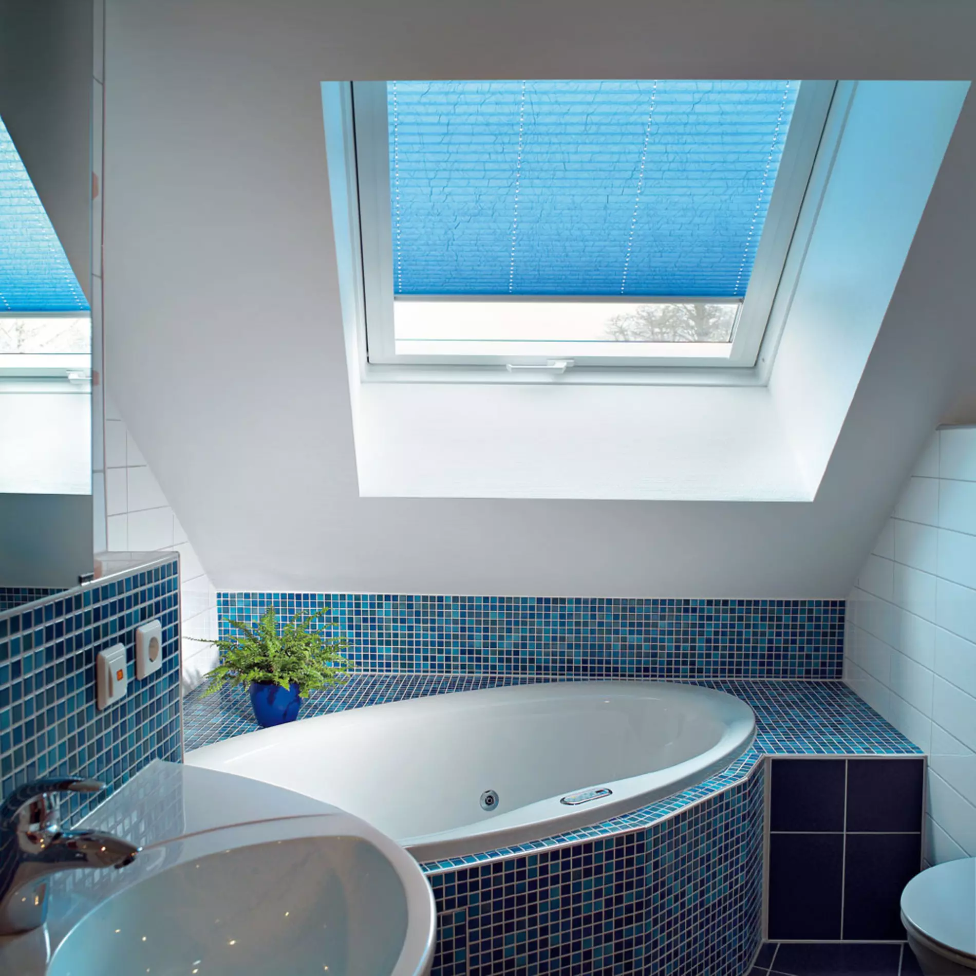 Behänge für Dachfenster von clauss markisen Projekt GmbH Behänge für Dachfenster von clauss markisen Projekt GmbH
